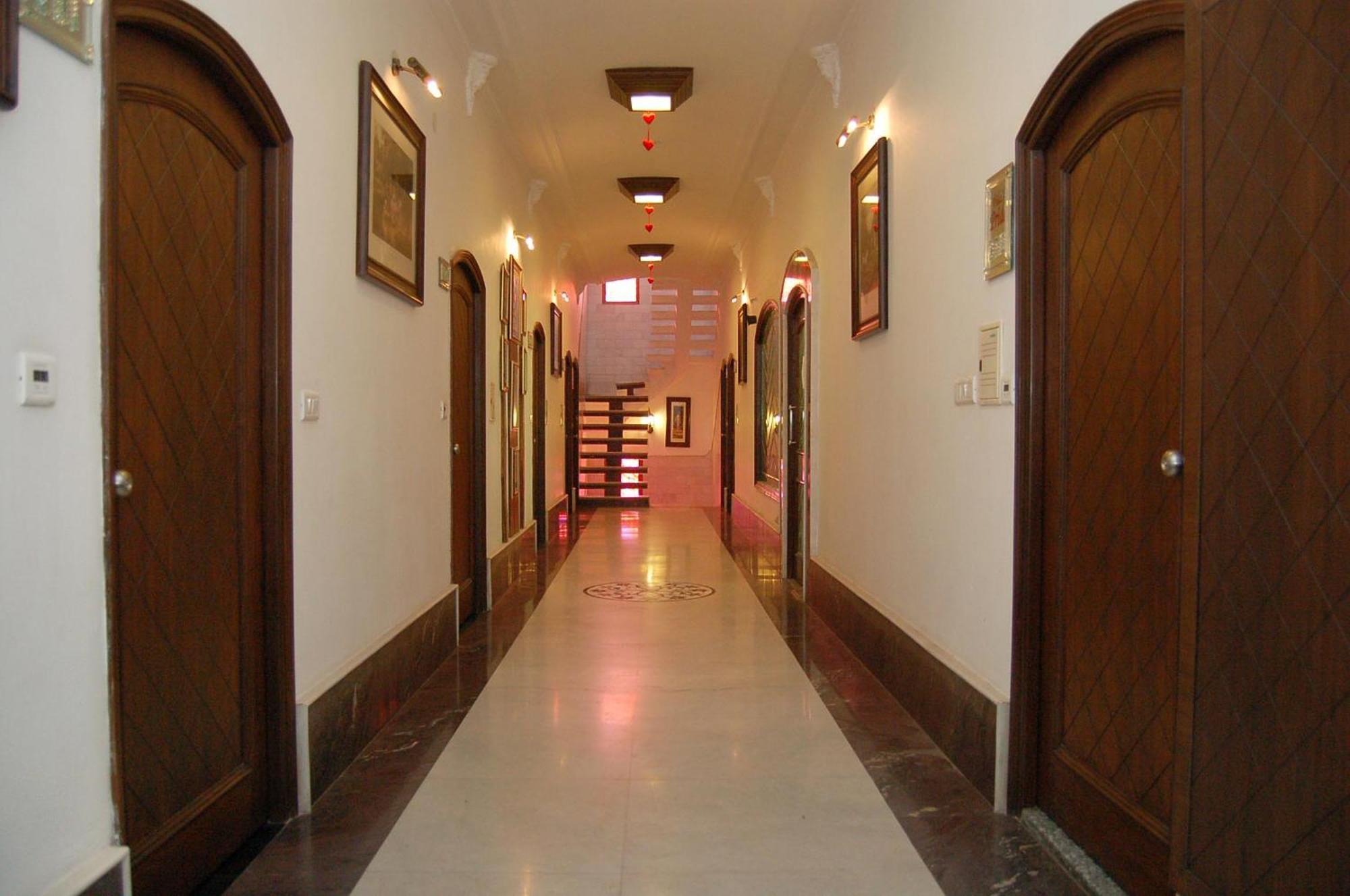 Hotel Ishan Villa Амритсар Екстериор снимка